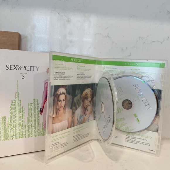 Sex and the City DVDs | Season 1, 2, 4, 5, and 6 part II - Picture 9 of 11